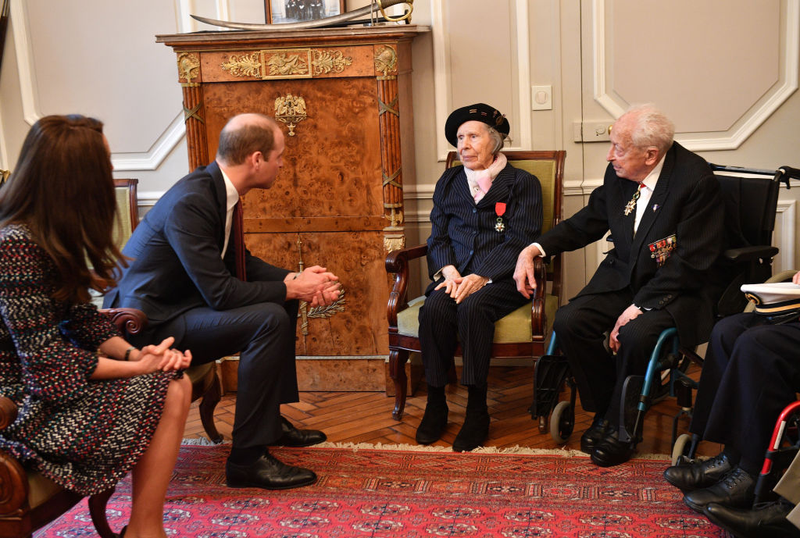 Illustration for article titled Prince William and Kate Middleton's Paris Trip Looks Boring As Hell